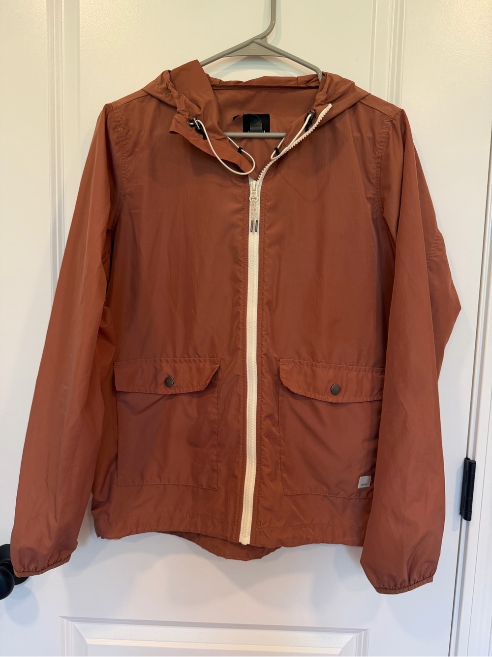 Vuori Santa Ana Women Hooded Windbreaker - light rain shell jacket PACKABLE